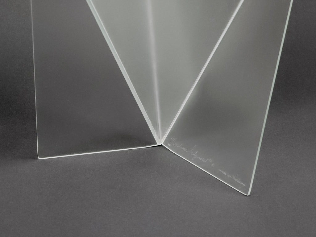 1981 Mart van Schijndel Delta vase, Dutch postmodern design iconic frosted glass vase, another macro detailed shot showing one of the bottom sides of the art piece.