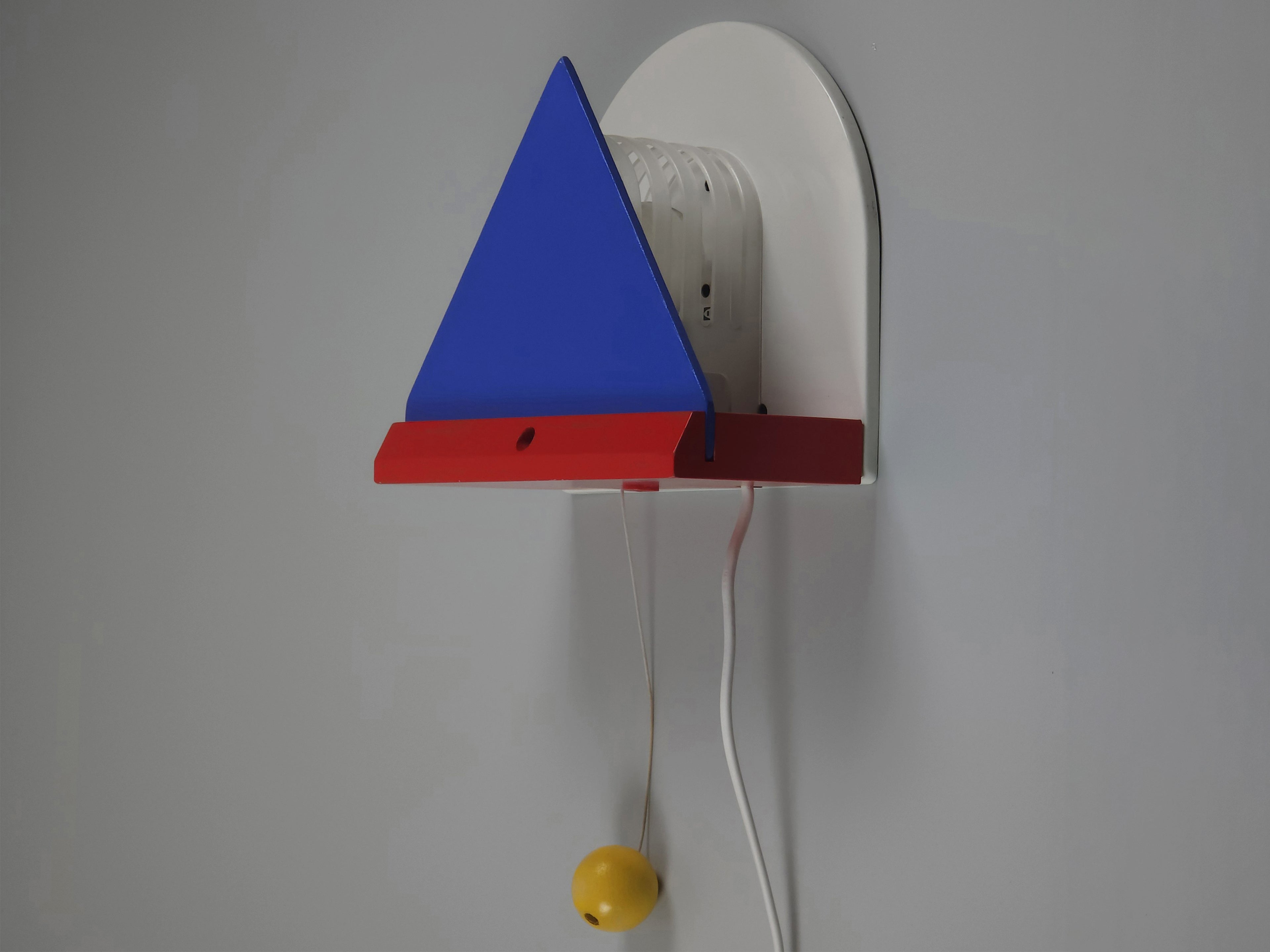 1987 Vintage IKEA V716 Stoja wall lamp main image, showing the lamp wall mounted.