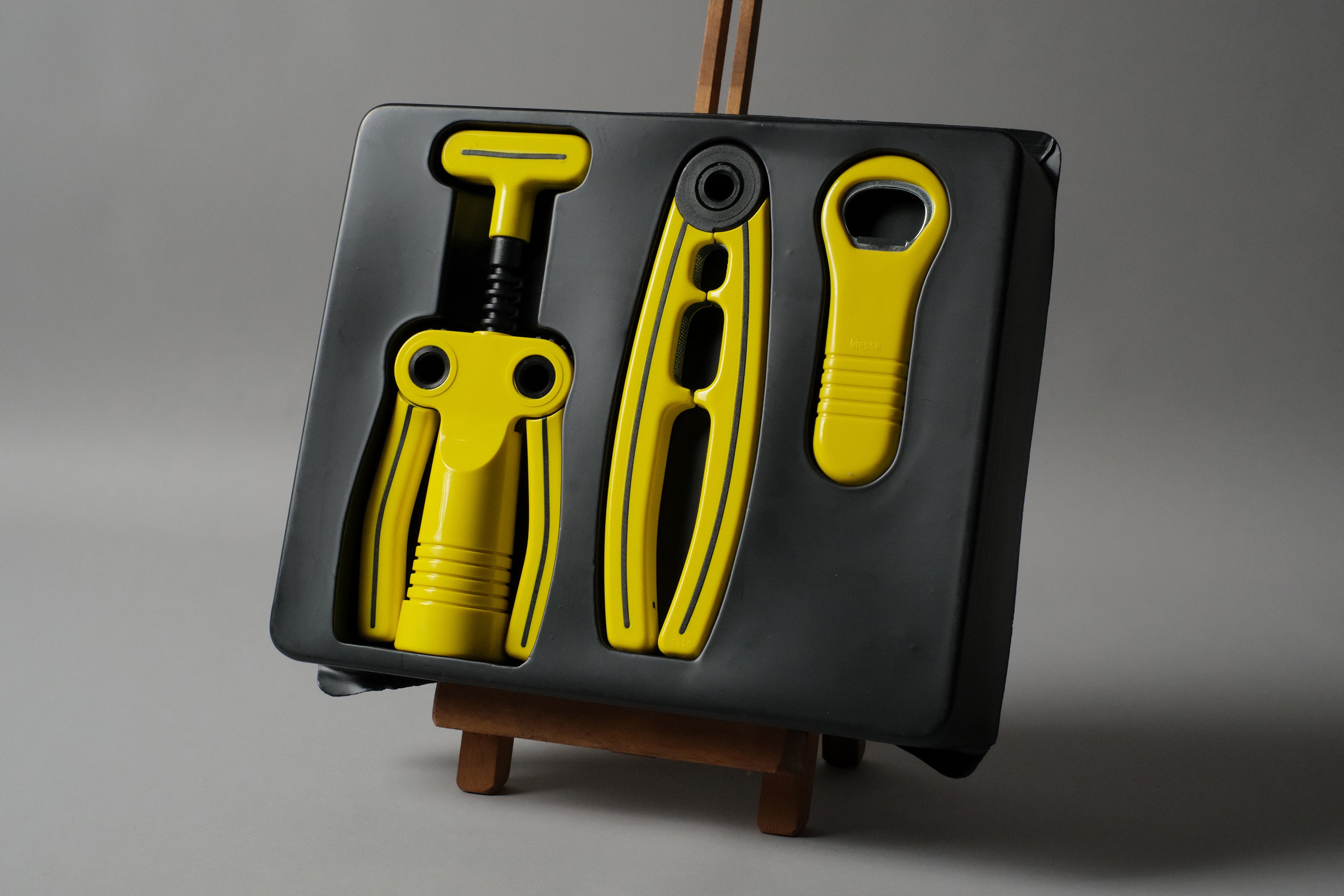 All three Biesse bar set pieces by Pino Spagnolo arranged in original box, NOS condition, 1980s Italian postmodern design