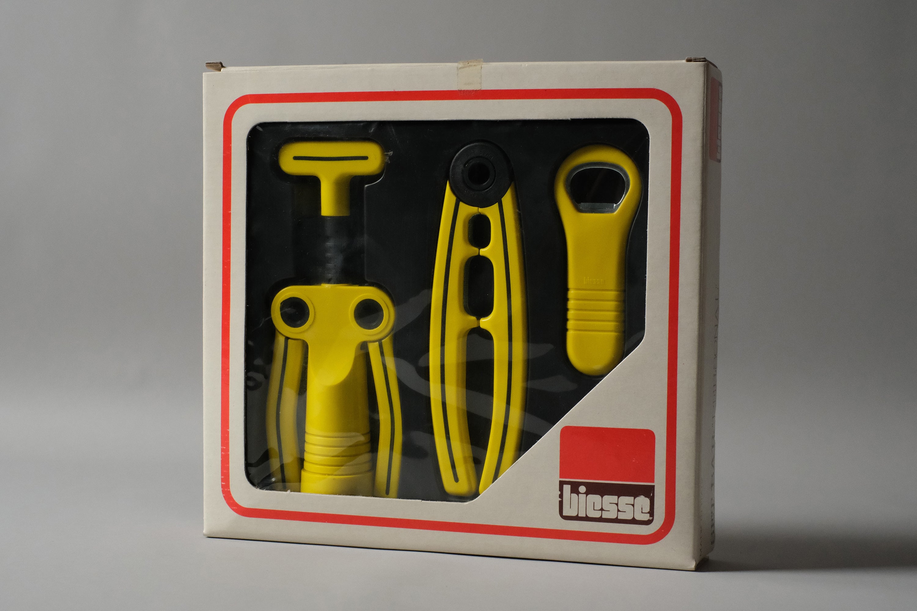 Front view of the original Biesse bar set box by Pino Spagnolo, 1980s Italian design, new and unused condition