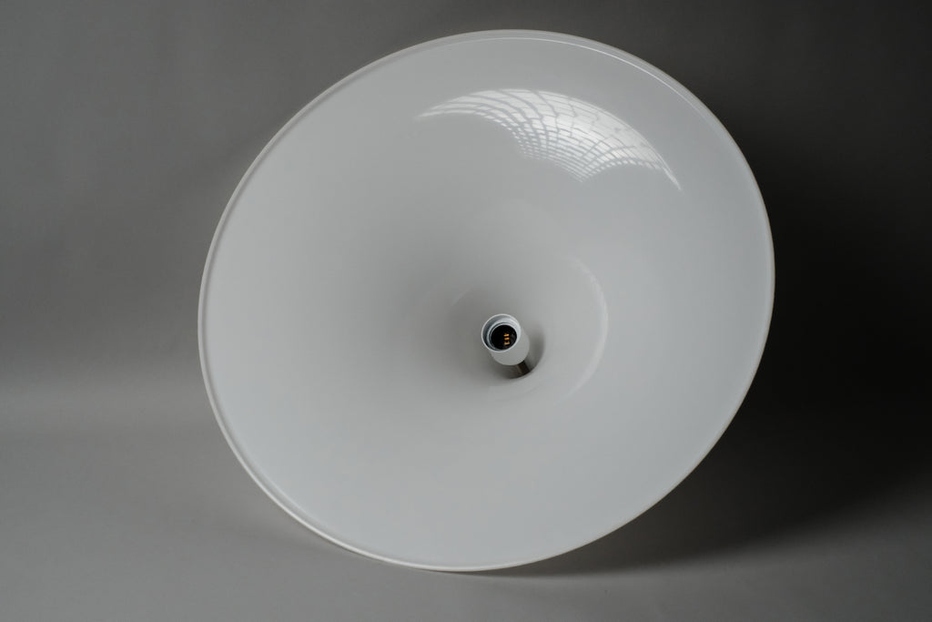 Interior view of the Dijkstra heksenhoed pendant shade showing the new E27 fitting and clean white opaline inner surface