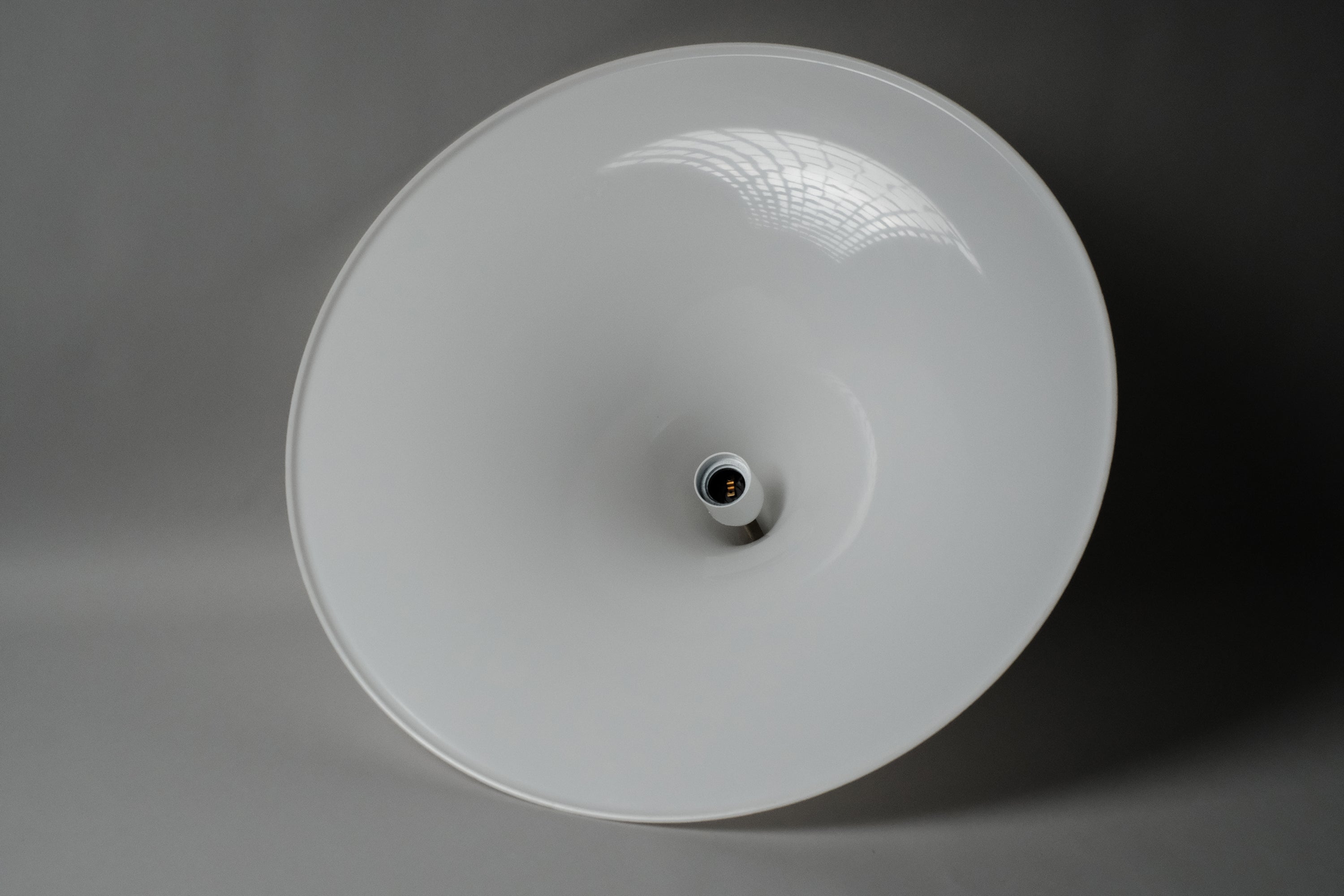 Interior view of the Dijkstra heksenhoed pendant shade showing the new E27 fitting and clean white opaline inner surface
