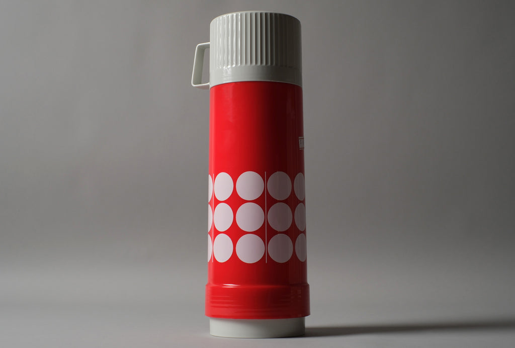Rotpunkt Dr Zimmermann vacuum flask, full height visible, red and white, H30cm, Space Age design 1970s