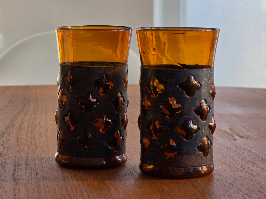 Front-facing shot of the pair of Felipe Derflingher Brutalist tumbler, showing the uniform height but unique glass textures.