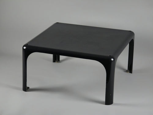 1960s MCM Artemide Milano 'Demetrio 45' black fiberglass side table by Vico Magistretti, the photo shown is another angular view of the table from the right side.