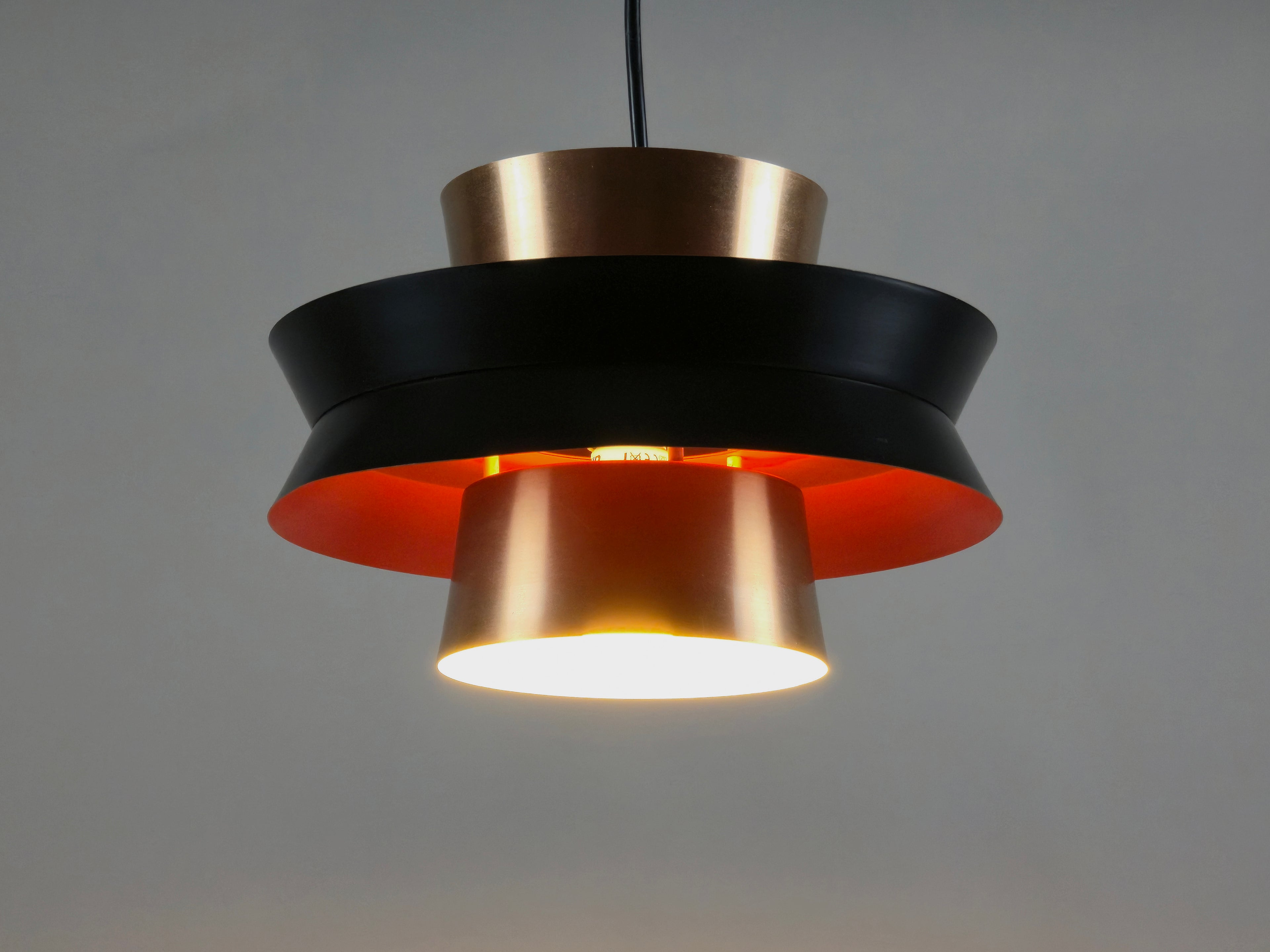 image showing the glow of the granhaga pendant lamp